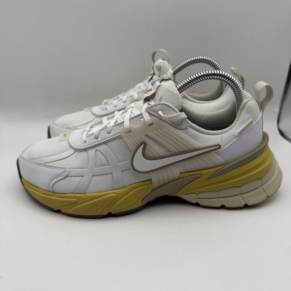 Nike Women's 7.5 V2K Run GTX Gore-Tex‎ White Light Bone Casual Shoes FZ2622-100